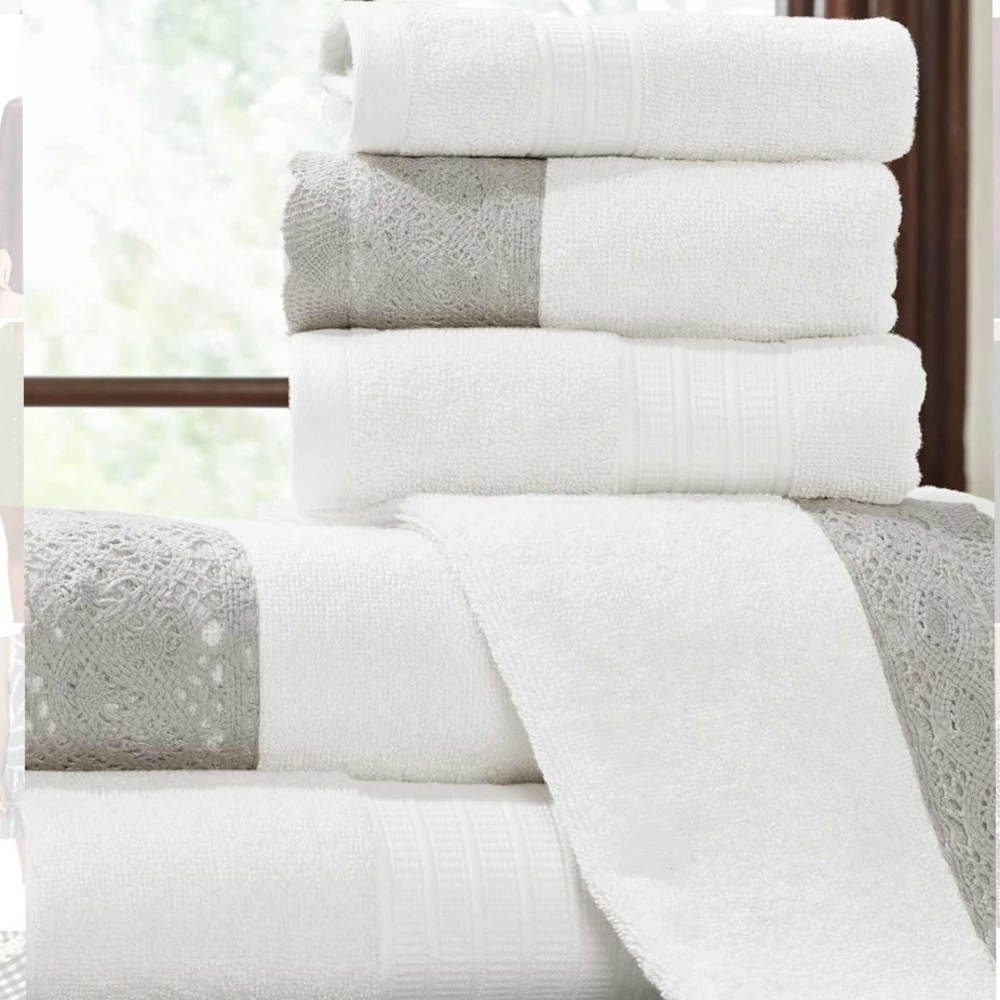 Cattage Lane lace trim towel set